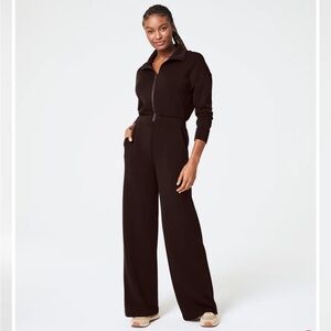 SPANX AirEssentials
Long Sleeve Wide Leg Jumpsuit
Truffle Brown EUC